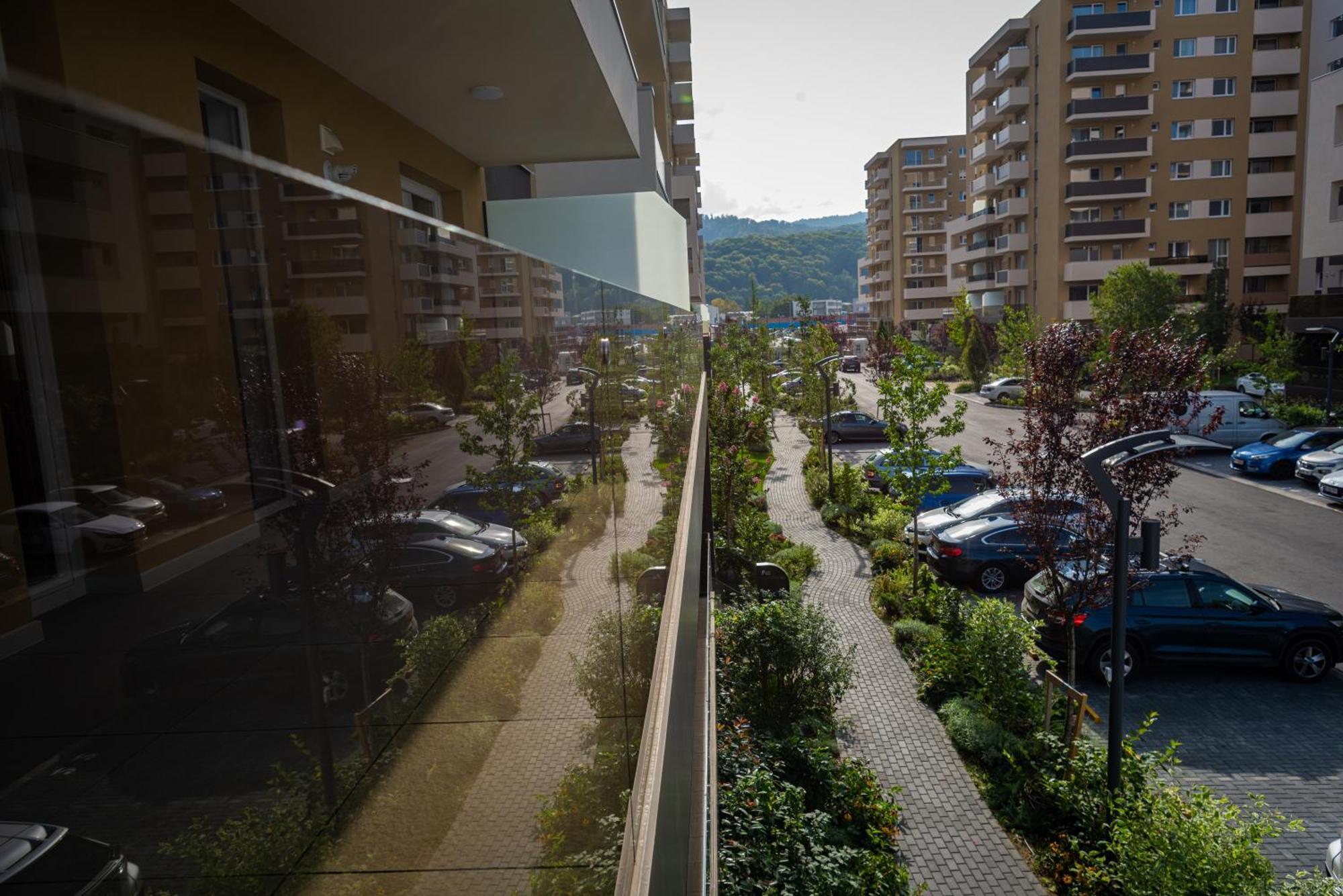 Jad Luxury 3 Rooms & 2 Rooms Apartments Urban Plaza Brașov Exterior foto