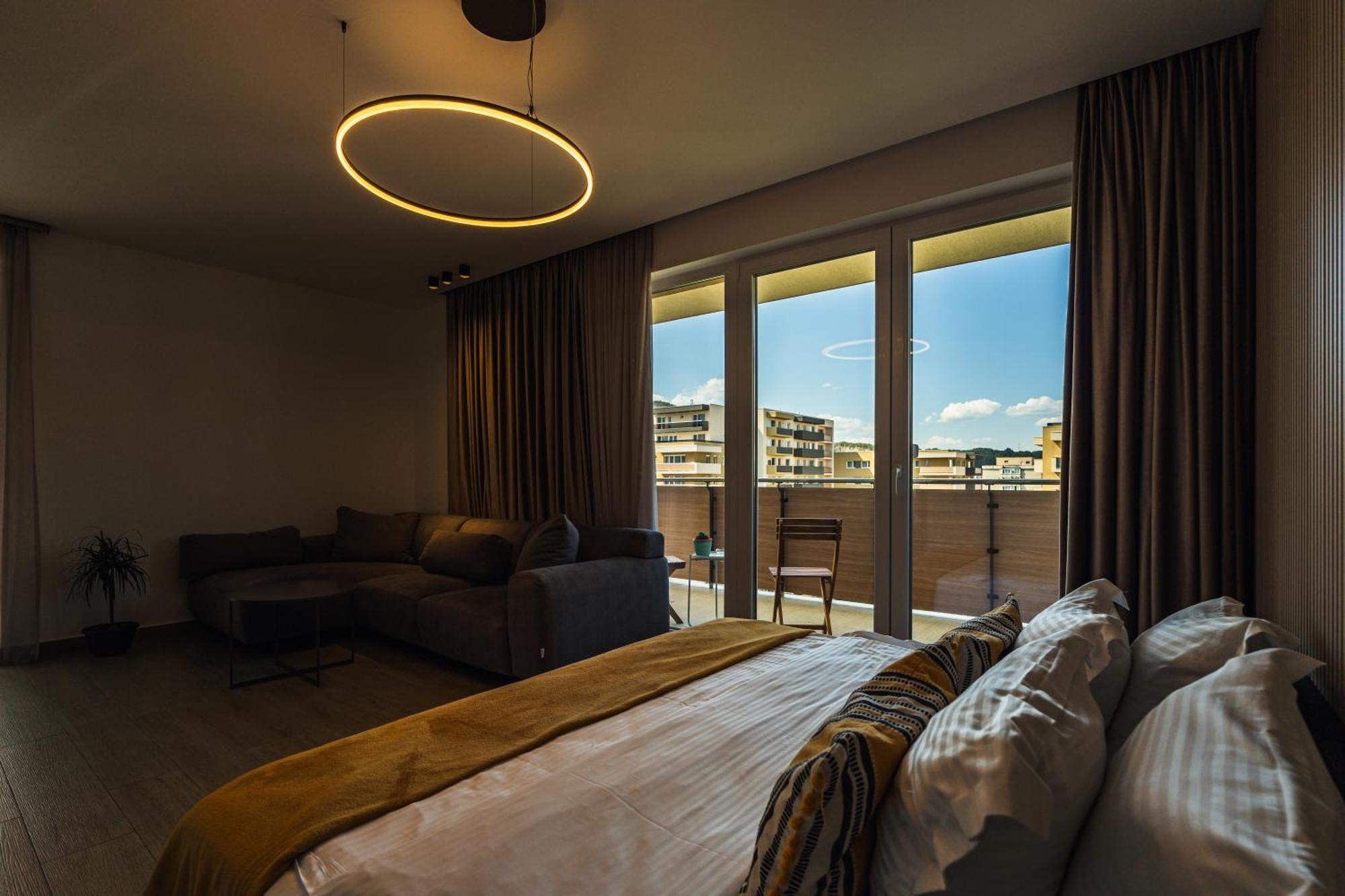 Jad Luxury 3 Rooms & 2 Rooms Apartments Urban Plaza Brașov Exterior foto