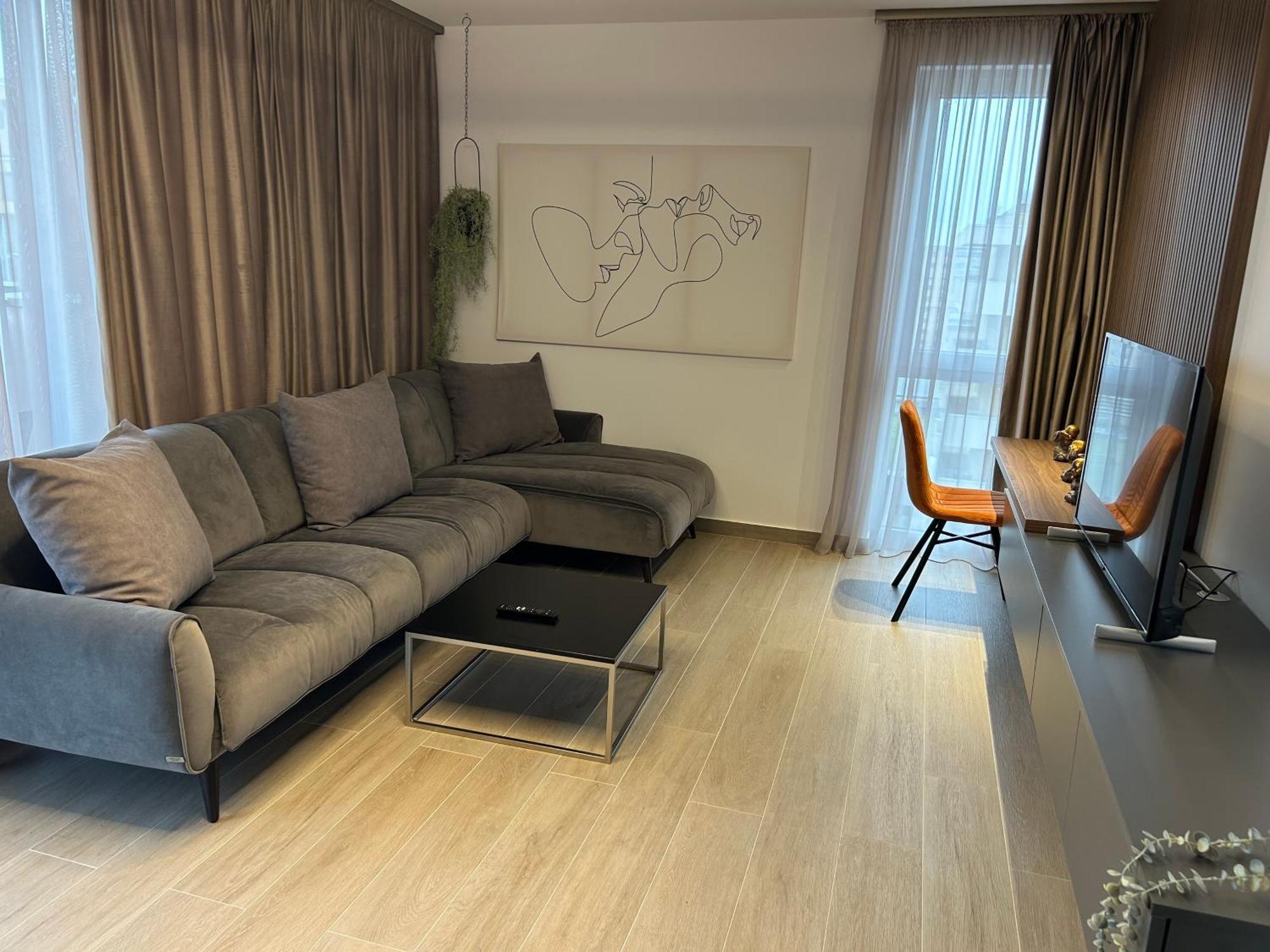 Jad Luxury 3 Rooms & 2 Rooms Apartments Urban Plaza Brașov Exterior foto