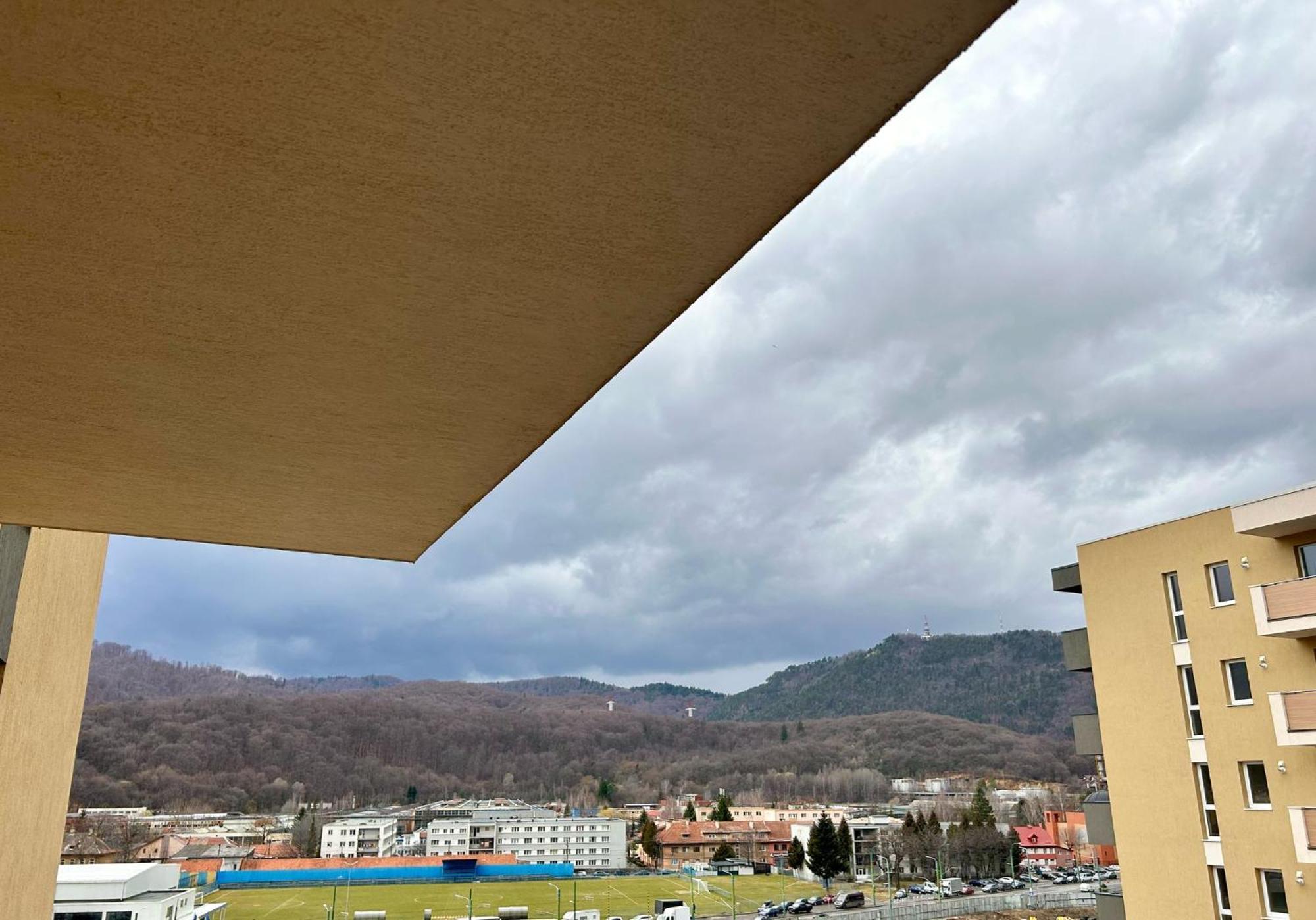 Jad Luxury 3 Rooms & 2 Rooms Apartments Urban Plaza Brașov Exterior foto